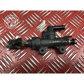 Maitre cylindre de frein arriere