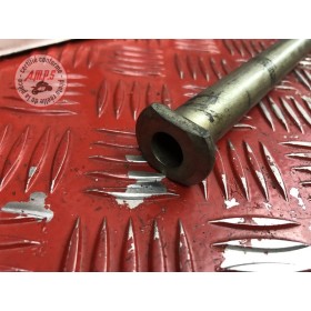 Axe de roue arriere