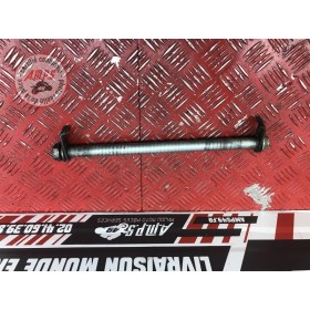 Axe de roue arriere