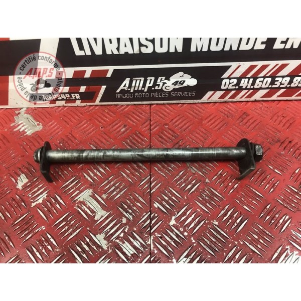 Axe de roue arriere