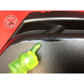 Cache sur reservoir droit 