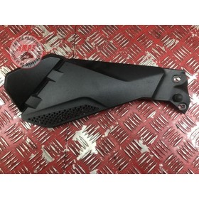 Cache sous reservoir droit 