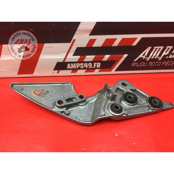 Platine repose pied droite 