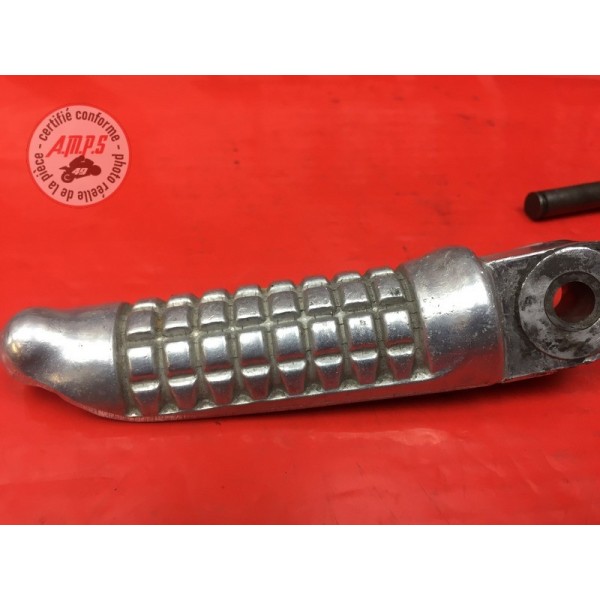 Repose pied passager droite 