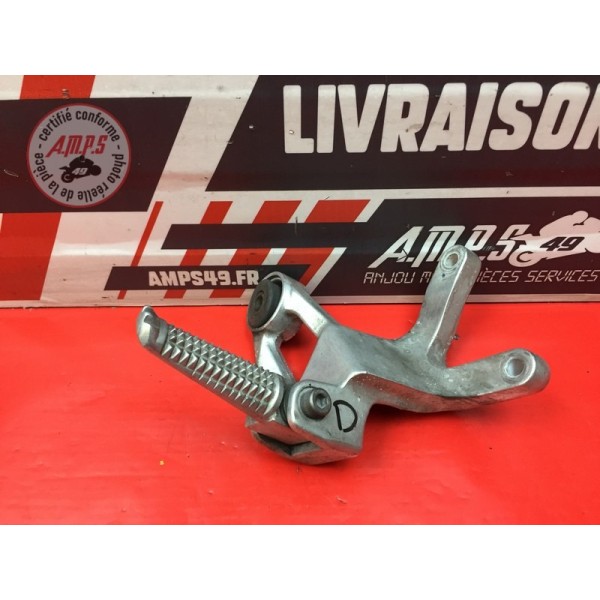 Platine repose pied passager droite
