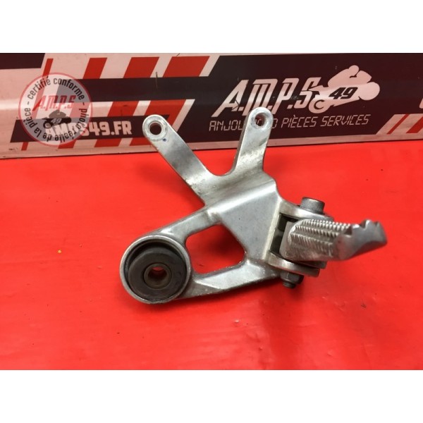 Platine repose pied passager droite 