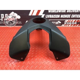 Cache plastique sur réservoir 