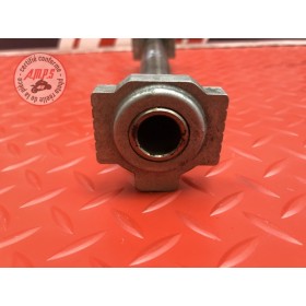 Axe de roue arriere