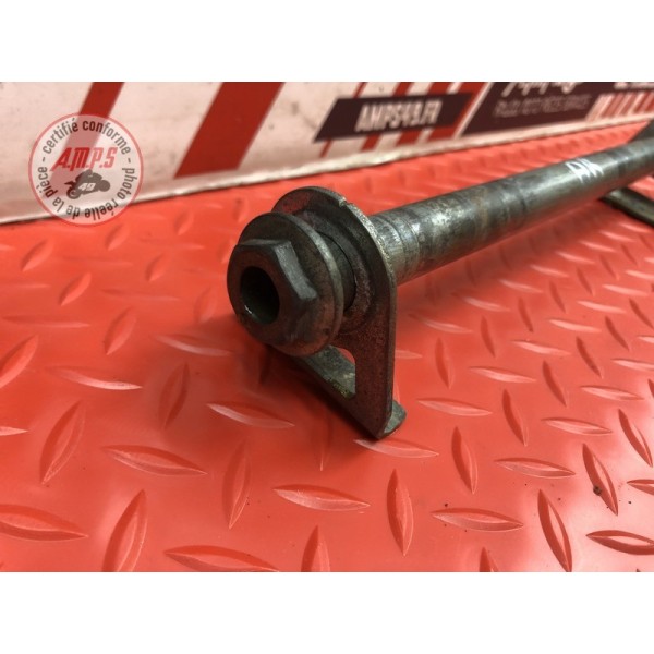 Axe de roue arriere 