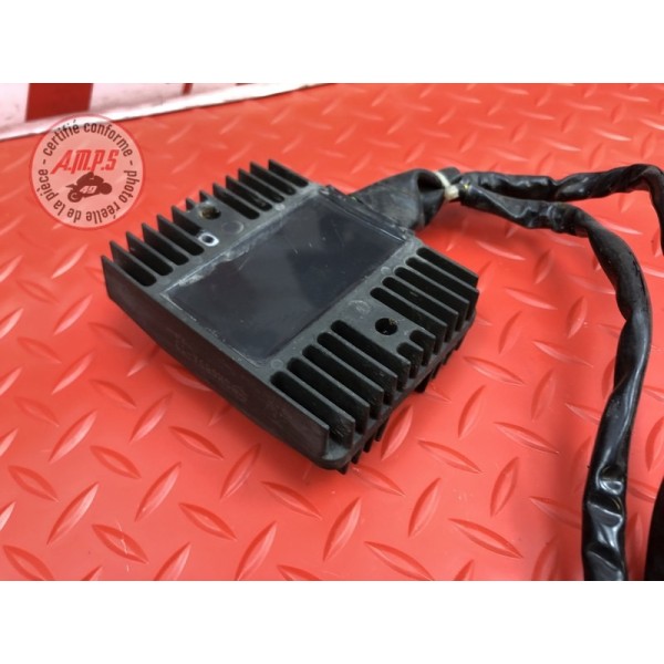 Regulateur de tension Honda CBF 900 Hornet 2002 à 2006