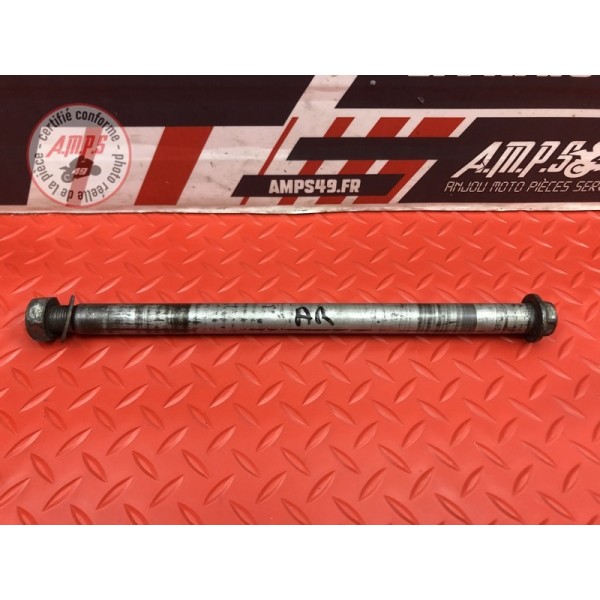 Axe de roue arriere