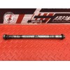 Axe de roue arriere