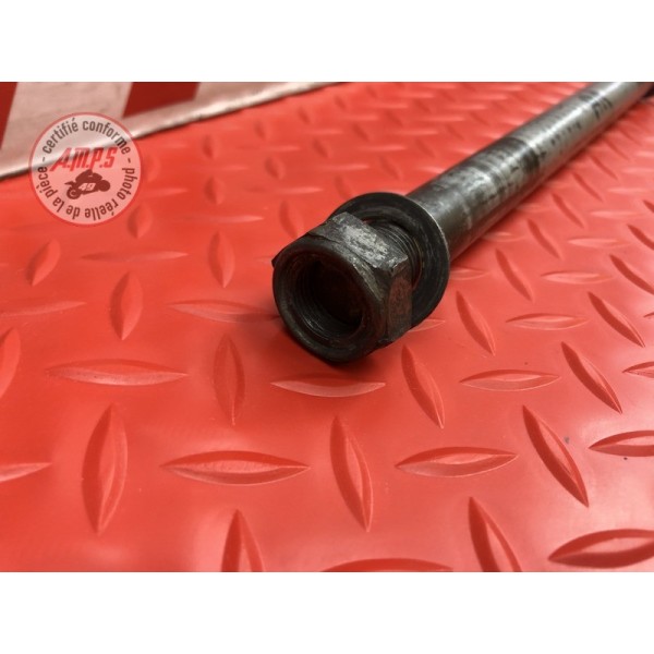 Axe de roue arriere 