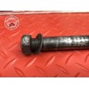Axe de roue arriere