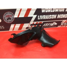 Cache plastique avant droit 