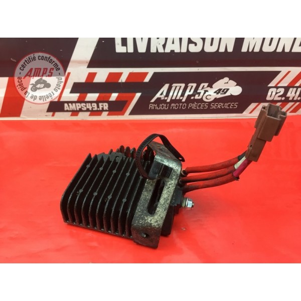 Regulateur de tension 