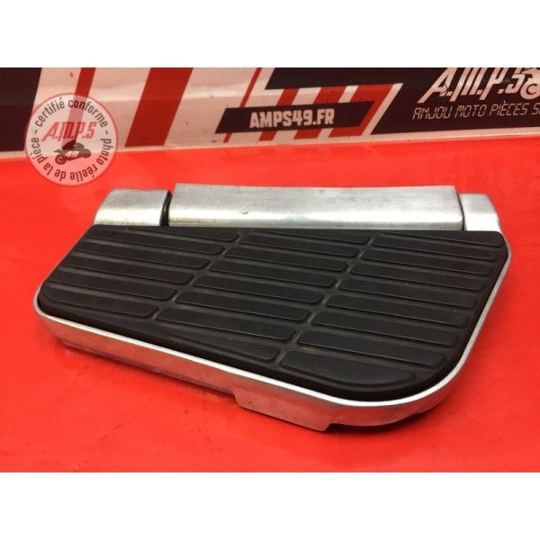 Platine repose pied passager droite 