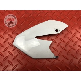Cache plastique sur flanc droit 