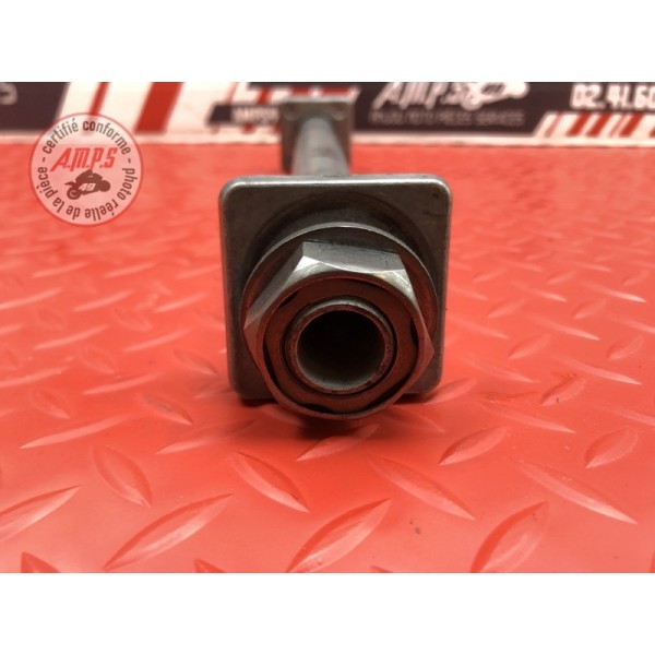 Axe de roue arriere 