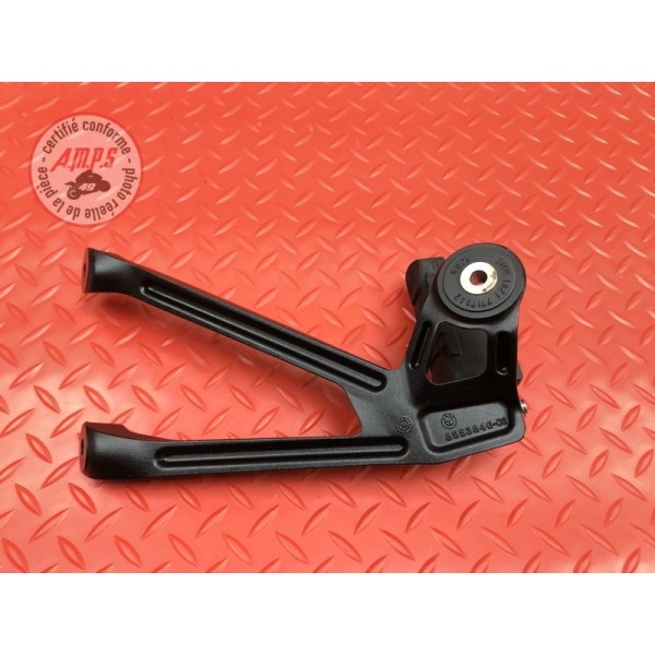 Platine repose pied passager droite 