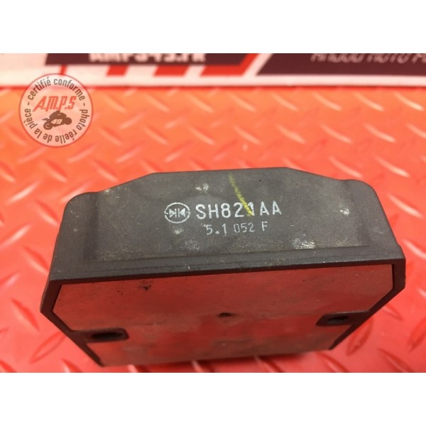 Regulateur de tension 