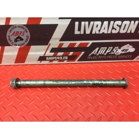Axe de roue arriere