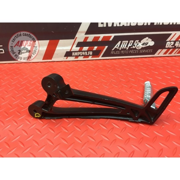 Platine repose pied passager droite 