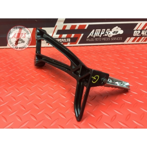 Platine repose pied passager gauche 