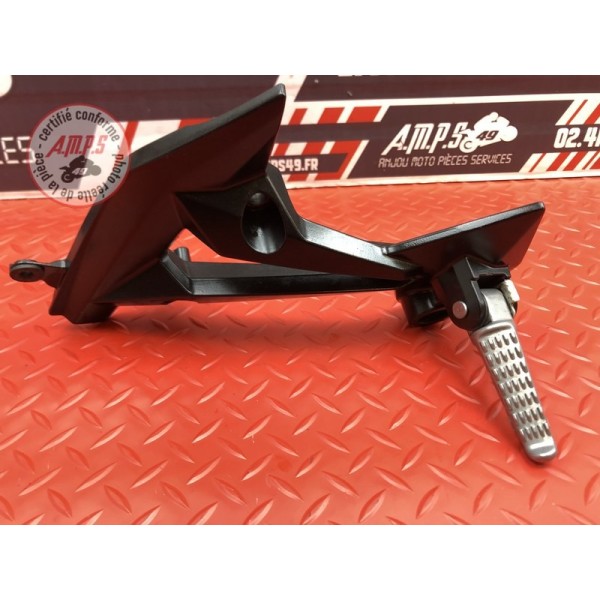 Platine repose pied passager gauche 