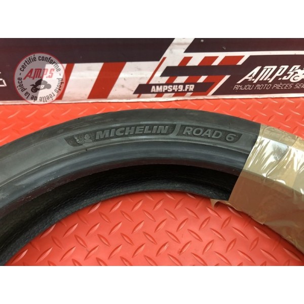 Pneu Michelin Road 6 120-70-17 DOT 4222 20% 