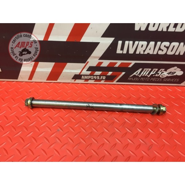 Axe de roue arriere 