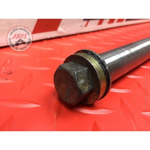 Axe de roue arriere 
