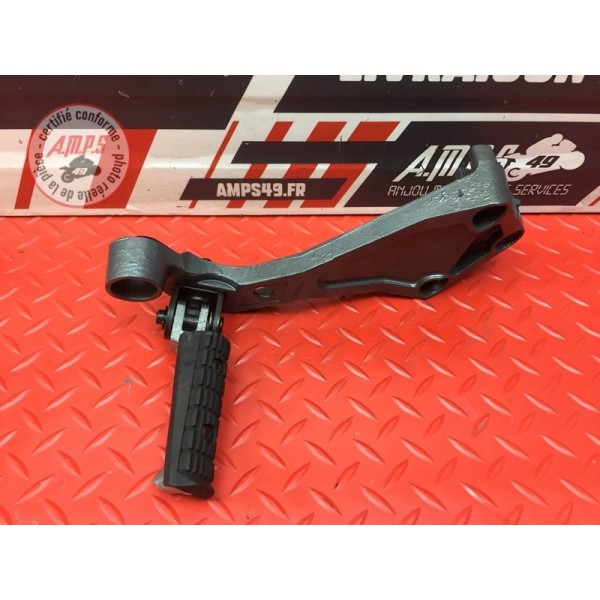 Platine repose pied passager droite Triumph Sprint 900 de 1993 à 1998