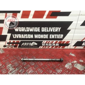 Axe de roue arriere