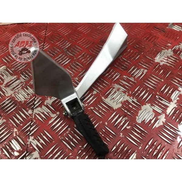 Platine repose pied passager droite 