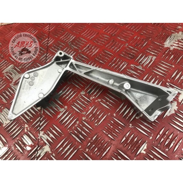 Platine repose pied passager droite 