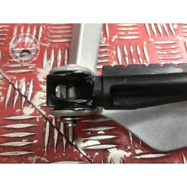 Platine repose pied passager gauche 