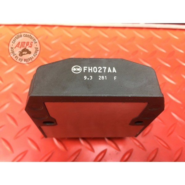 Regulateur de tension 