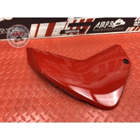 Cache sur flanc de carénage droit 