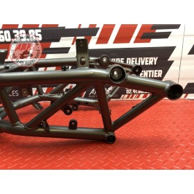 Cadre avec carte grise 