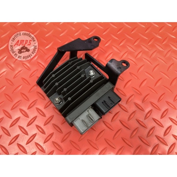Regulateur de tension 
