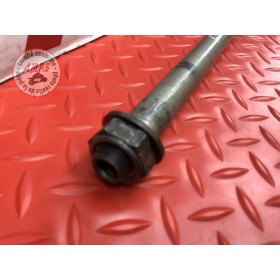 Axe de roue arriere