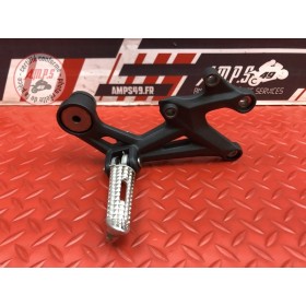 Platine repose pied droite Triumph Street Triple 675 R 2013 à 2016