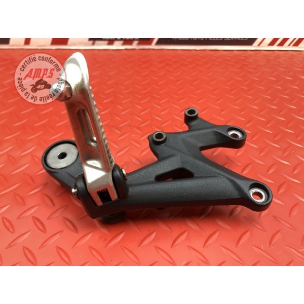 Platine repose pied droite Triumph Street Triple 675 R 2013 à 2016