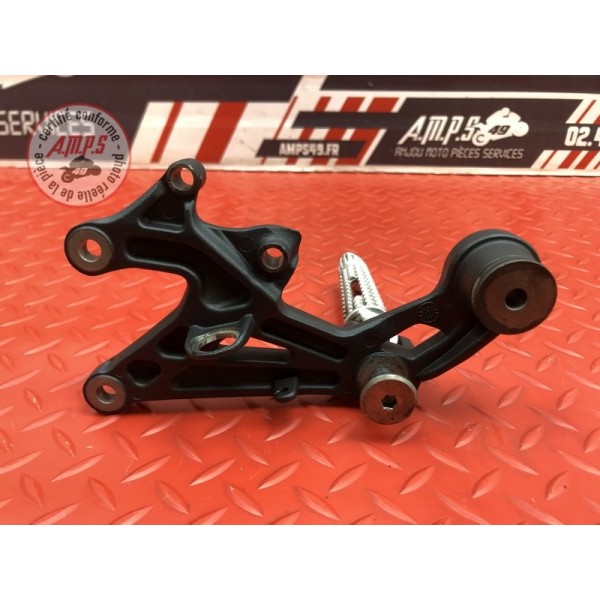 Platine repose pied droite Triumph Street Triple 675 R 2013 à 2016