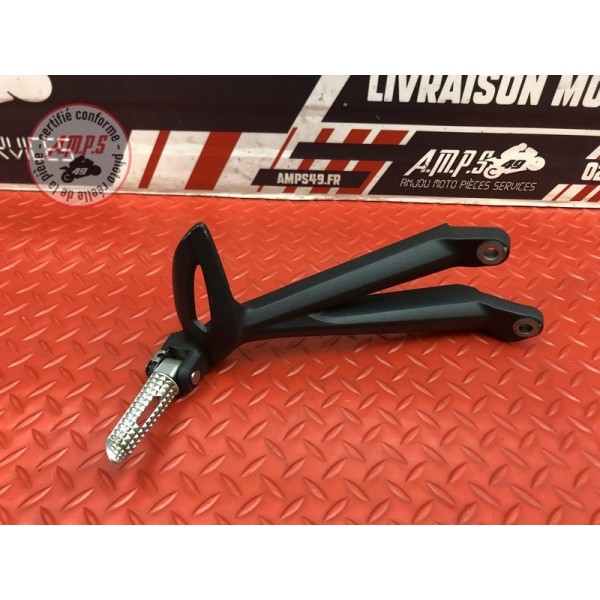 Platine repose pied passager droite Triumph Street Triple 675 R 2013 à 2016