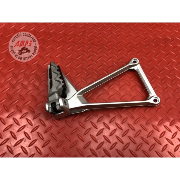 Platine repose pied passager droite 