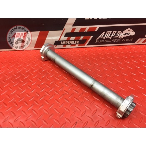 Axe de roue arriere 