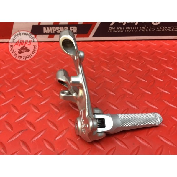 Platine repose pied droite 