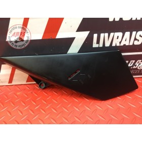 Cache sous reservoir droit 